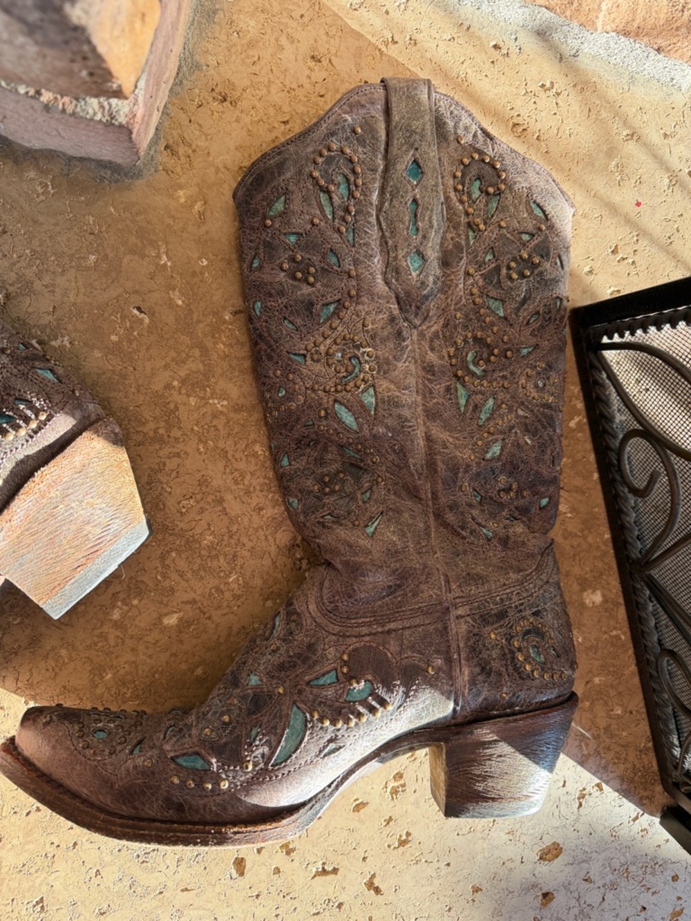 Corral Distressed Brown Leather Western Cowboy Boots Turquoise Inlay Women sz 9 - Picture 8 of 9